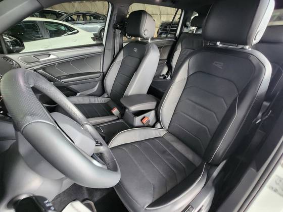VOLKSWAGEN TIGUAN 2.0 300 TSI GASOLINA ALLSPACE R-LINE AUTOMÁTICO VOLKSWAGEN TIGUAN 2.0 300 TSI GASOLINA ALLSPACE R-LINE AUTOMÁTICO